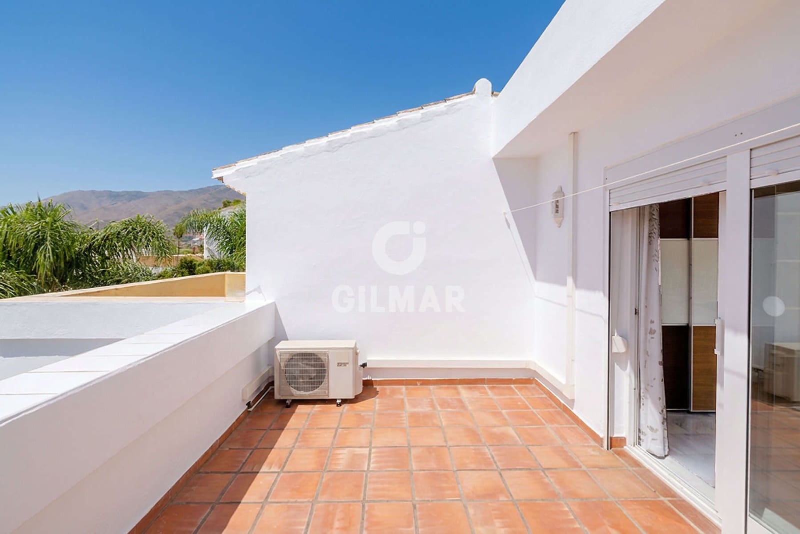 Adosado de 3 habitaciones en Estepona en venta con piscina garaje - 750.000 € (Ref: 9979235)