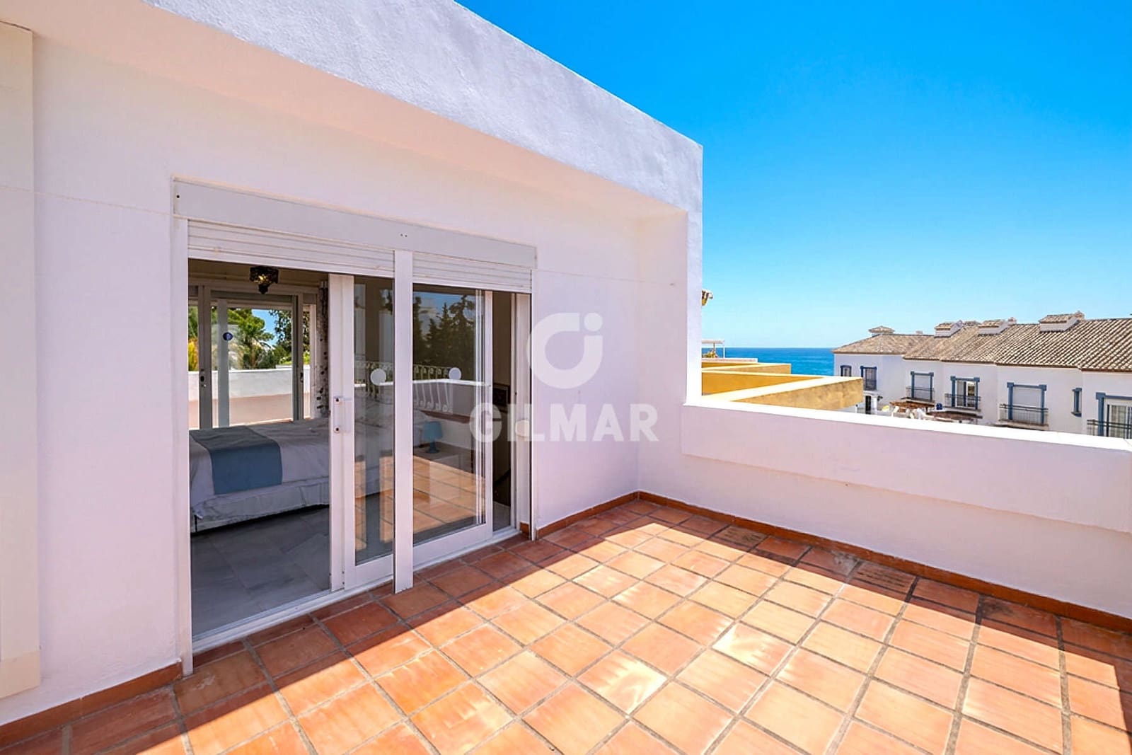 Adosado de 3 habitaciones en Estepona en venta con piscina garaje - 750.000 € (Ref: 9979235)