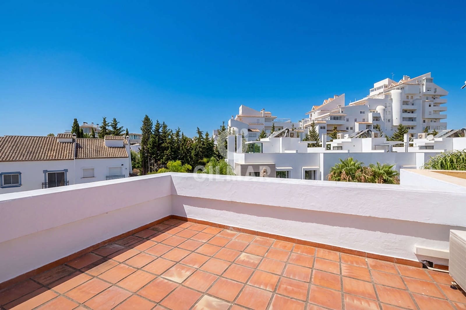 Adosado de 3 habitaciones en Estepona en venta con piscina garaje - 750.000 € (Ref: 9979235)