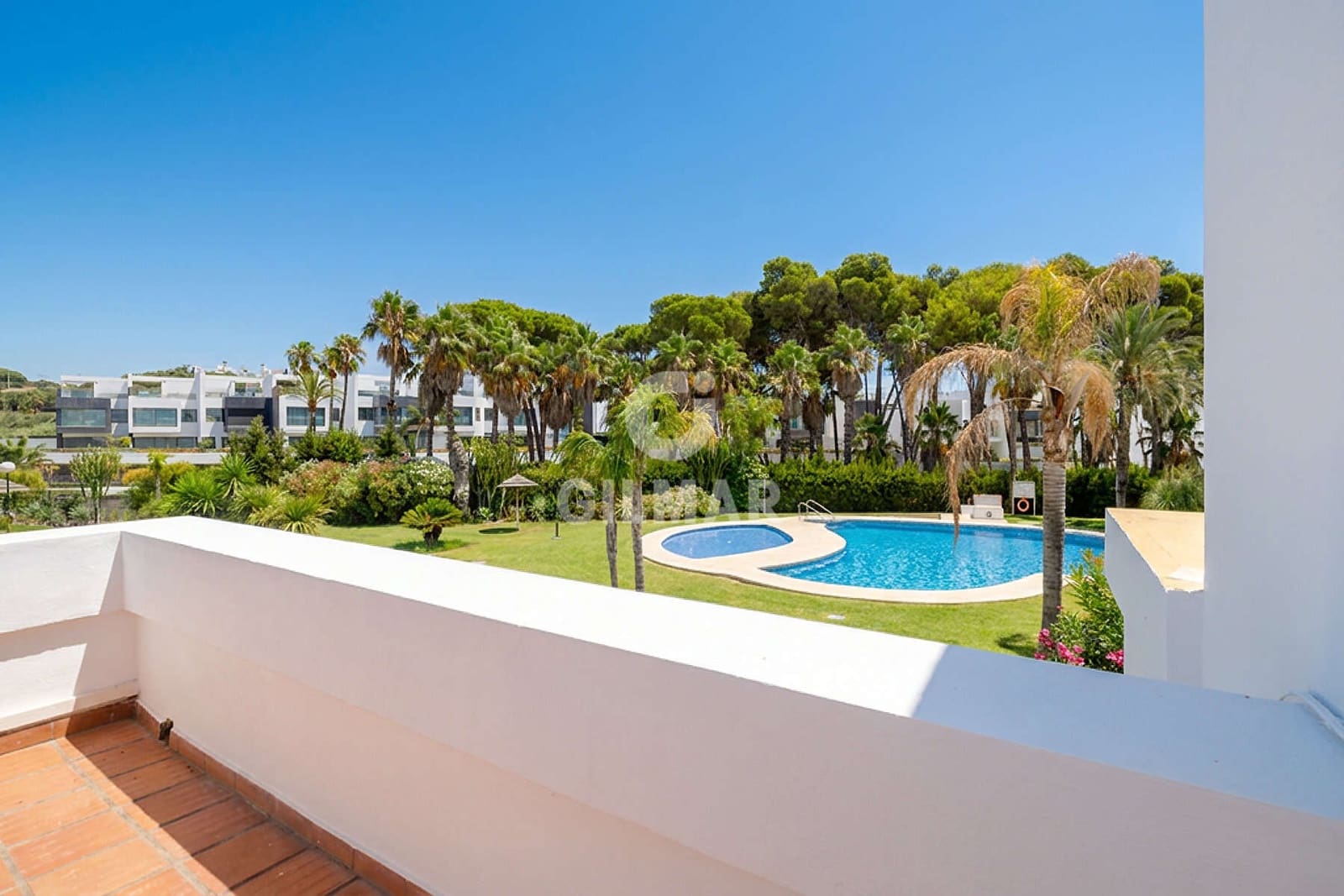 Adosado de 3 habitaciones en Estepona en venta con piscina garaje - 750.000 € (Ref: 9979235)