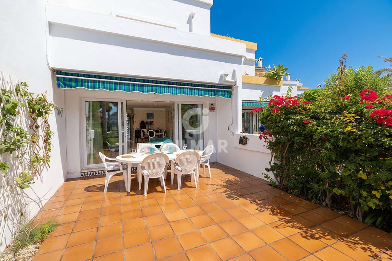 Adosado de 3 habitaciones en Estepona en venta con piscina garaje - 750.000 € (Ref: 9979235)