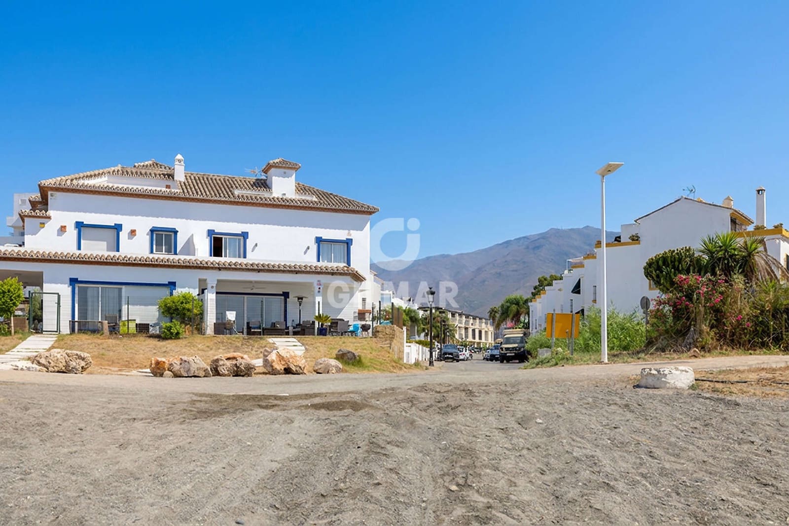 Adosado de 3 habitaciones en Estepona en venta con piscina garaje - 750.000 € (Ref: 9979235)