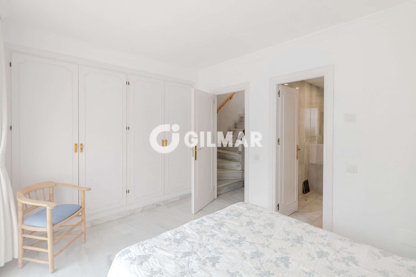 3 soveværelse Rækkehus til salg i Estepona med swimmingpool garage - € 690.000 (Ref: 9979235)