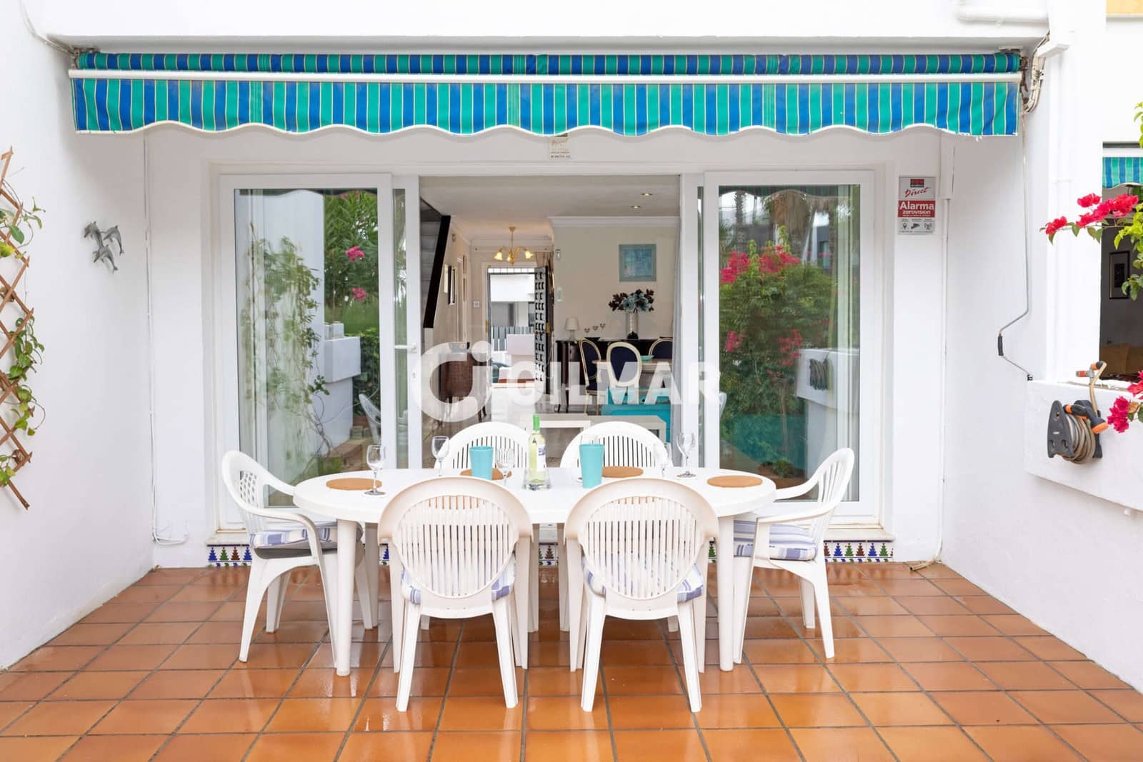3 soveværelse Rækkehus til salg i Estepona med swimmingpool garage - € 690.000 (Ref: 9979235)