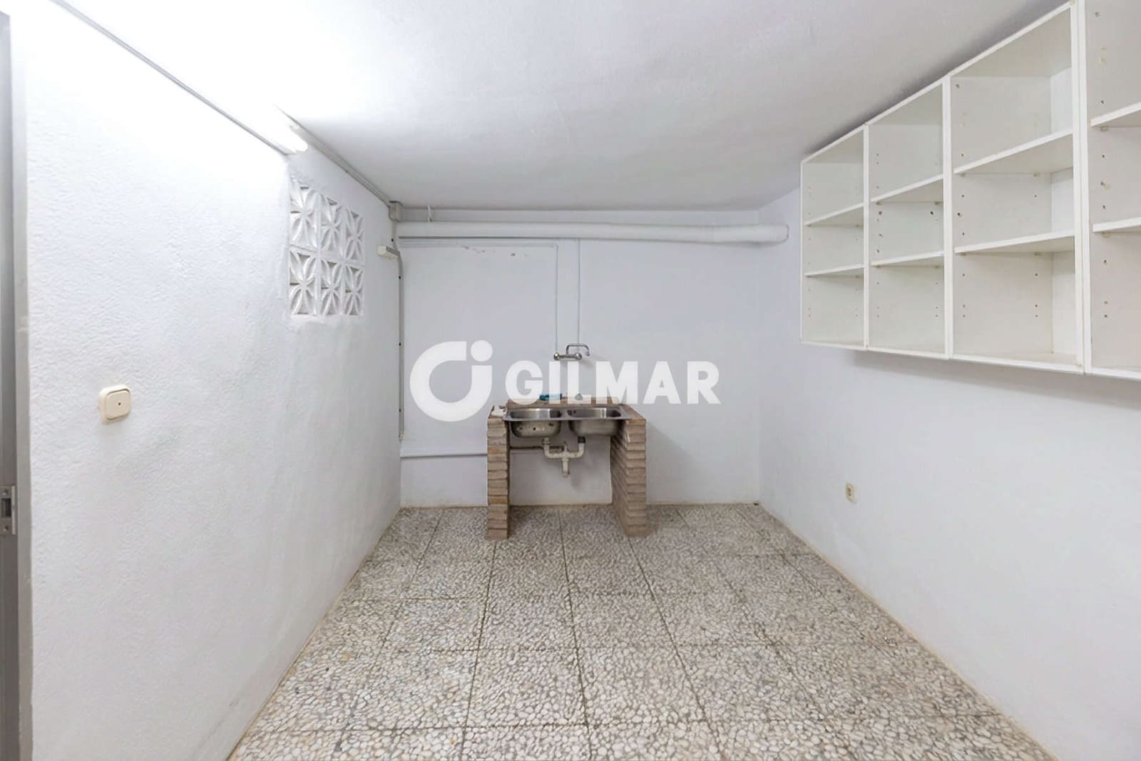 3 soveværelse Rækkehus til salg i Estepona med swimmingpool garage - € 690.000 (Ref: 9979235)