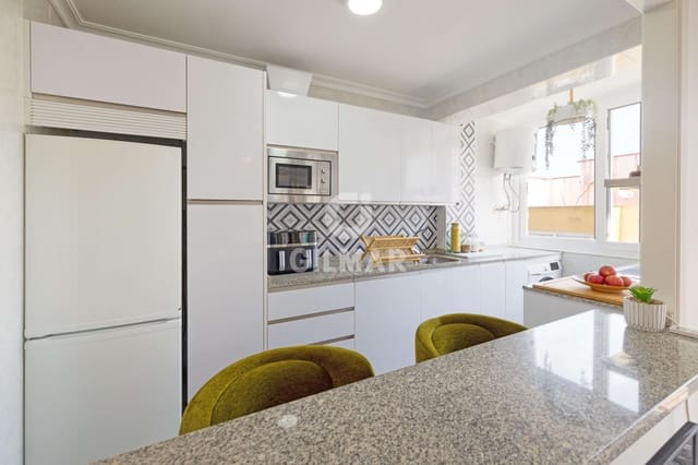 3 sypialnia Mieszkanie na sprzedaż w Monte de Gibralfaro, Miasto Málaga - 295 000 € (Ref: 9979276)