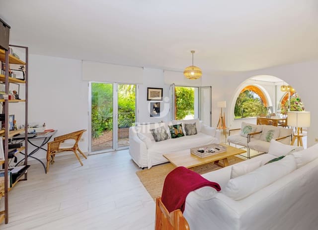 Piso de 3 habitaciones en Cerrado de Calderon, Málaga ciudad en venta con piscina - 720.000 € (Ref: 9979277)