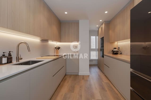 3 chambre Appartement à vendre à Palacio Deportes, Malaga ville avec piscine garage - 749 000 € (Ref: 9979278)