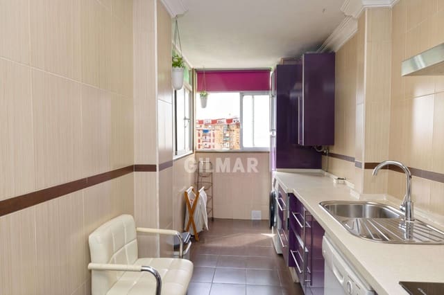 3 soveværelse Lejlighed til salg i La Luz, Málaga by - € 320.000 (Ref: 9979279)