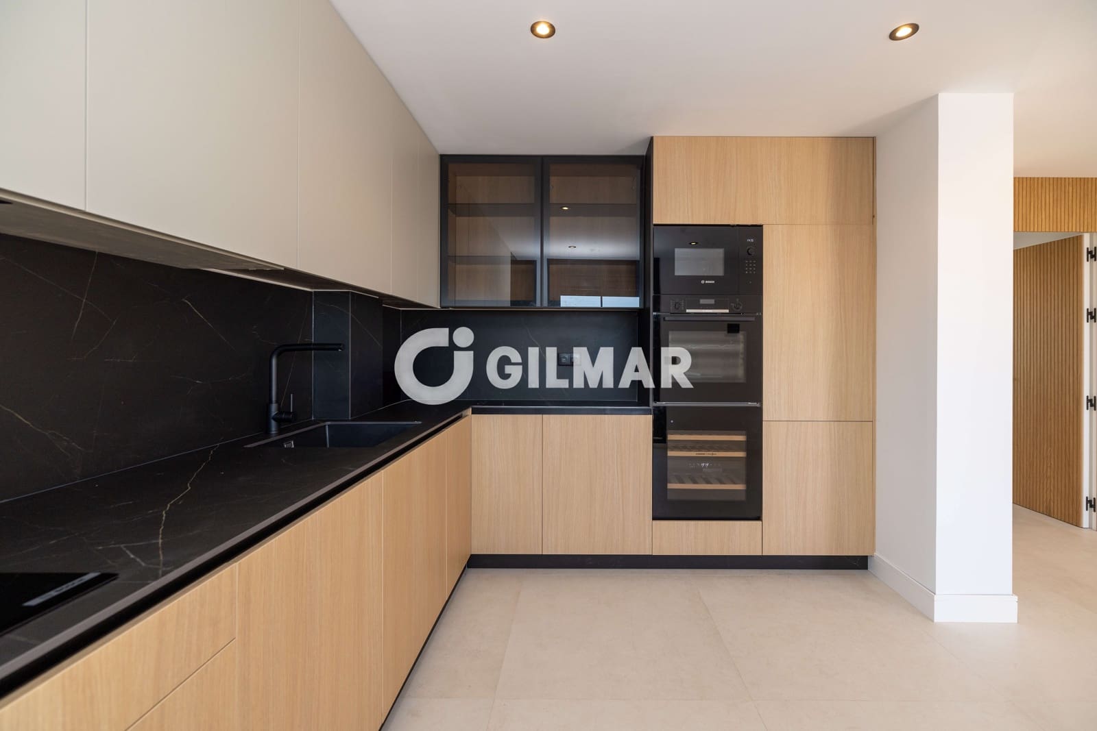 2 slaapkamer Flat te koop in Malaga stad - € 595.000 (Ref: 9981654)