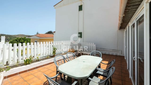 4 sovrum Semi-fristående Villa till salu i Santa Brígida med garage - 345 000 € (Ref: 9984133)