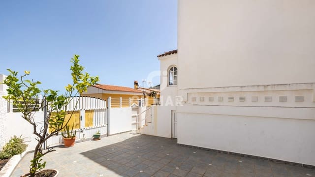 4 sovrum Semi-fristående Villa till salu i Santa Brígida med garage - 345 000 € (Ref: 9984133)