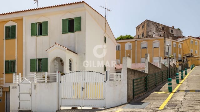 4 sovrum Semi-fristående Villa till salu i Santa Brígida med garage - 345 000 € (Ref: 9984133)