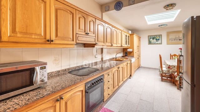4 sovrum Semi-fristående Villa till salu i Santa Brígida med garage - 345 000 € (Ref: 9984133)