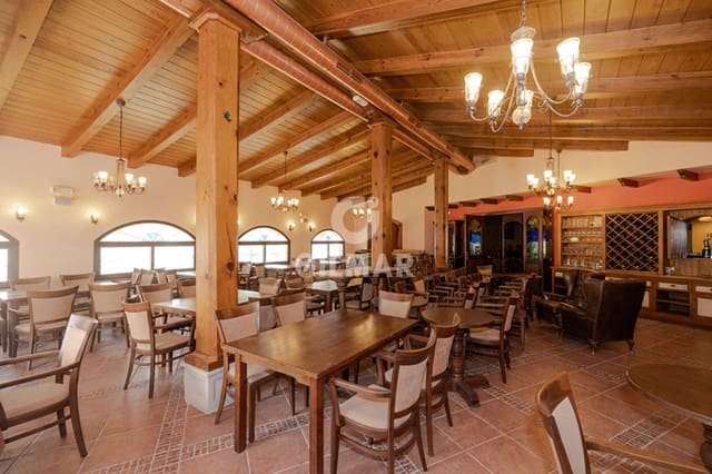 Commercieel te koop in Saladillo-Benamara, Estepona - € 1.800.000 (Ref: 9984134)