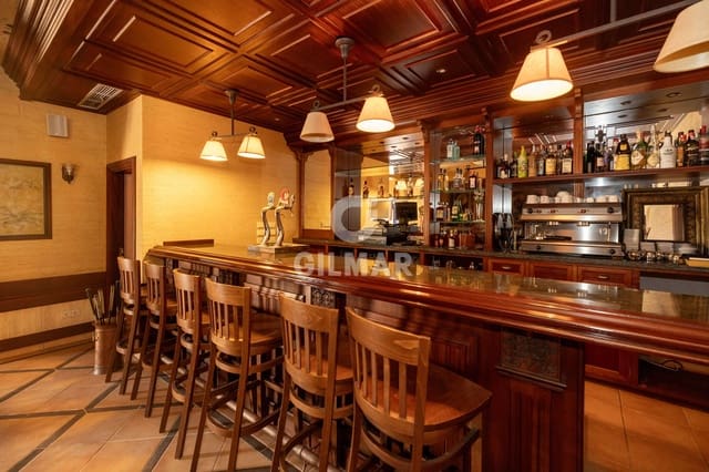 Commercieel te koop in Saladillo-Benamara, Estepona - € 1.800.000 (Ref: 9984134)