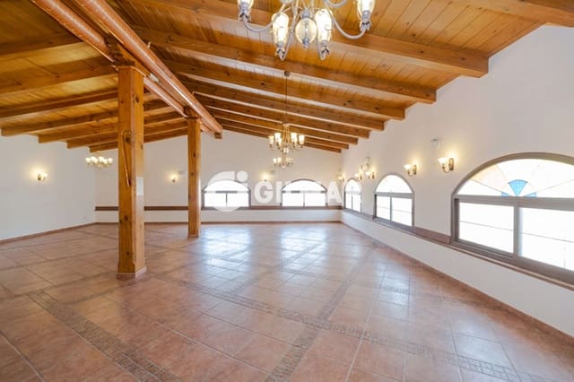 Commercial for sale in Saladillo-Benamara, Estepona - € 1,800,000 (Ref: 9984134)