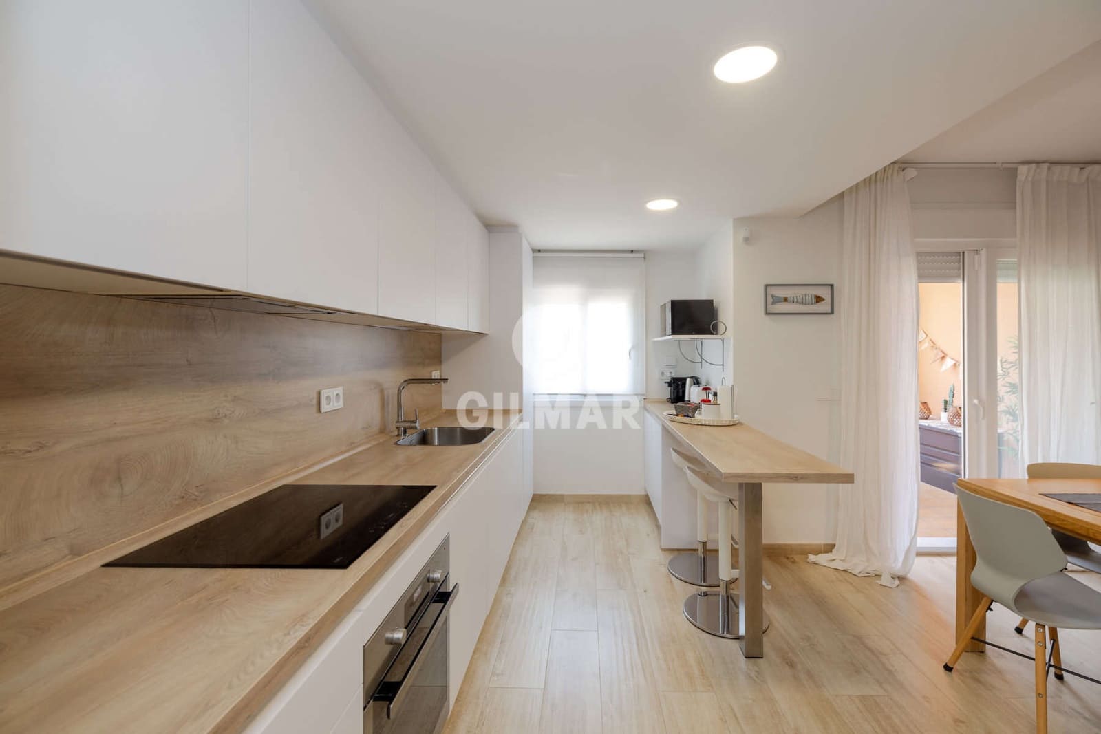 2 sovrum Lägenhet till salu i Estepona med pool garage - 399 000 € (Ref: 9984135)