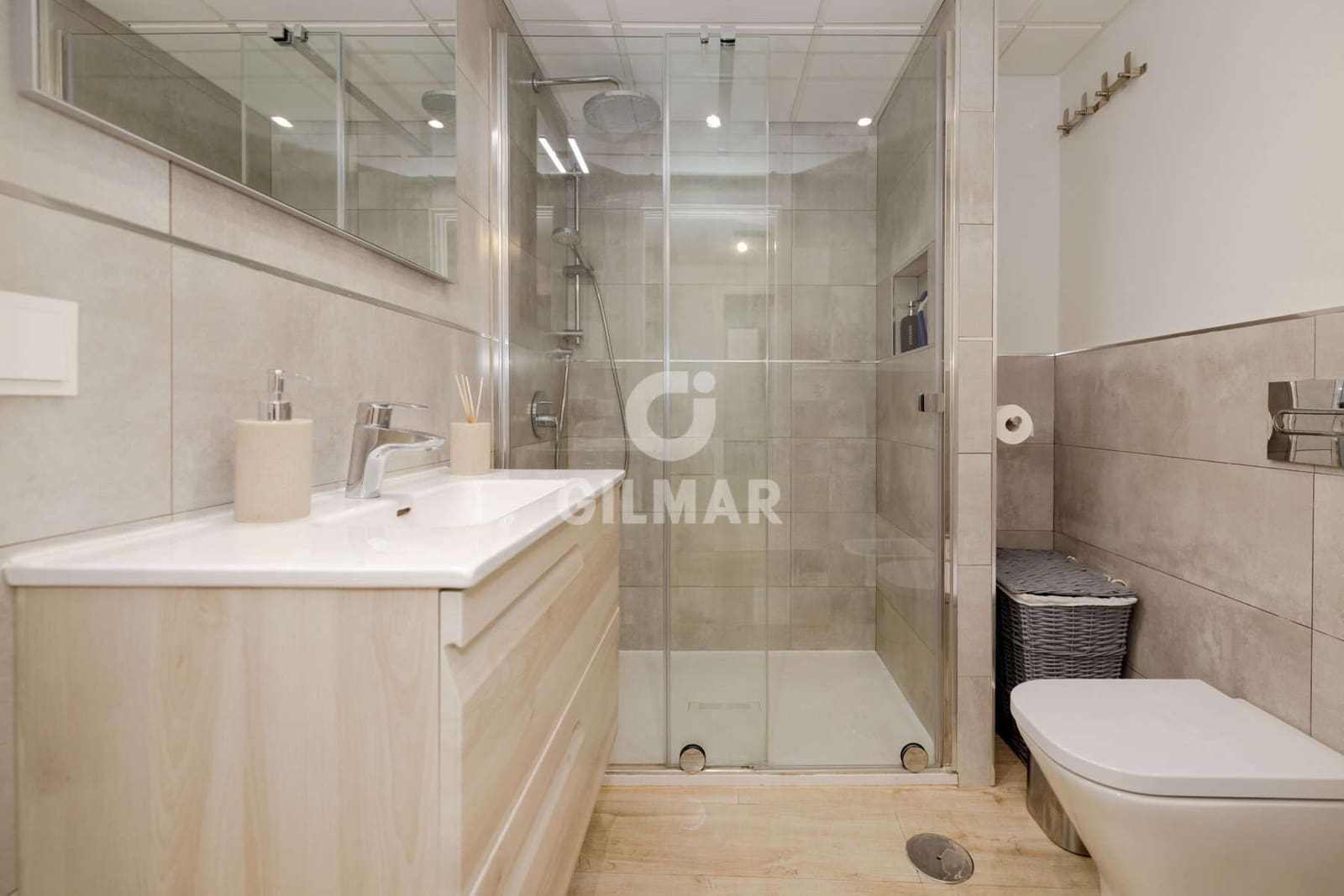 2 sovrum Lägenhet till salu i Estepona med pool garage - 399 000 € (Ref: 9984135)
