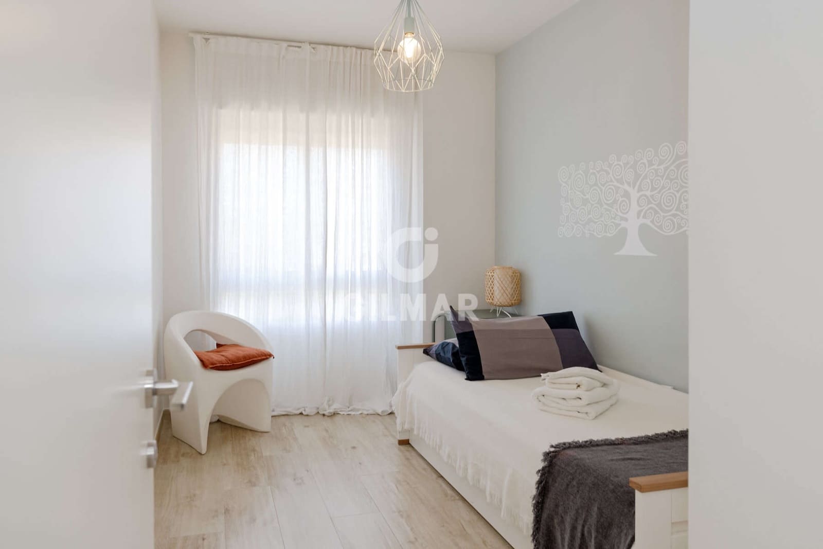 2 sovrum Lägenhet till salu i Estepona med pool garage - 399 000 € (Ref: 9984135)