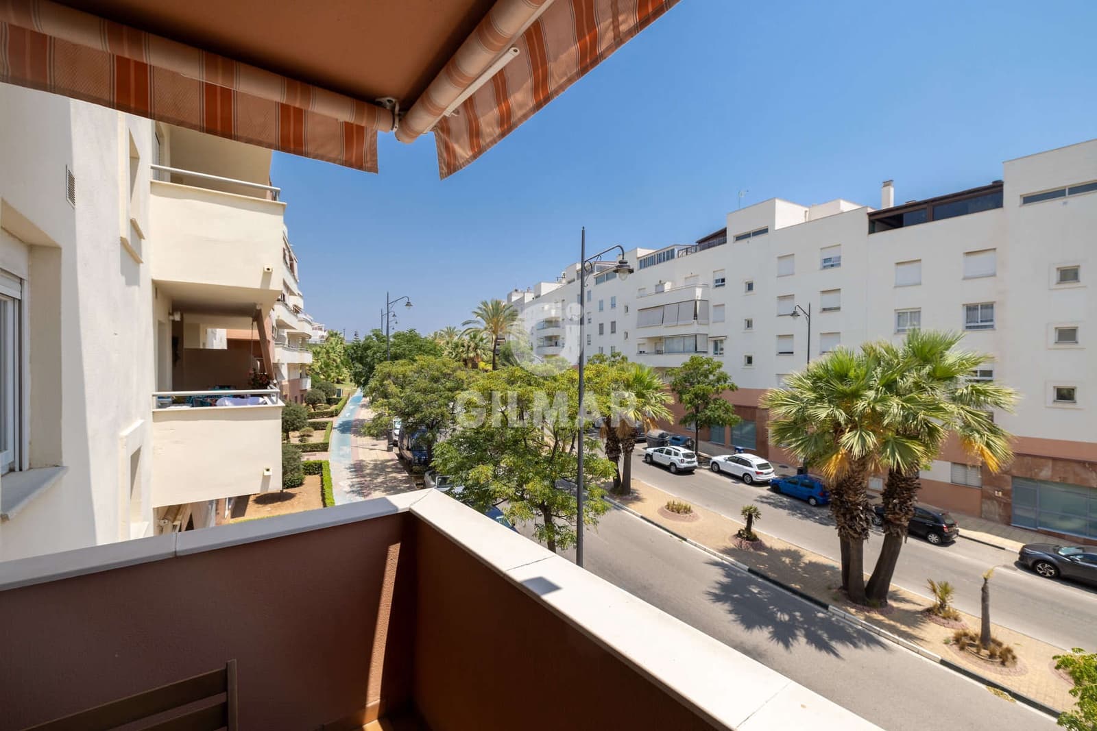 2 sovrum Lägenhet till salu i Estepona med pool garage - 399 000 € (Ref: 9984135)