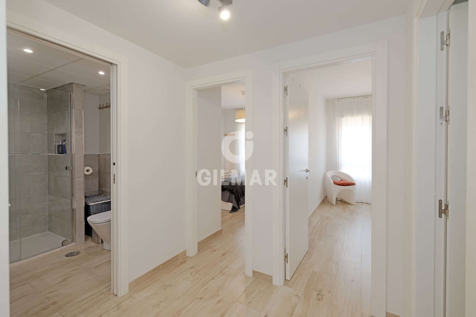 2 sovrum Lägenhet till salu i Estepona med pool garage - 399 000 € (Ref: 9984135)
