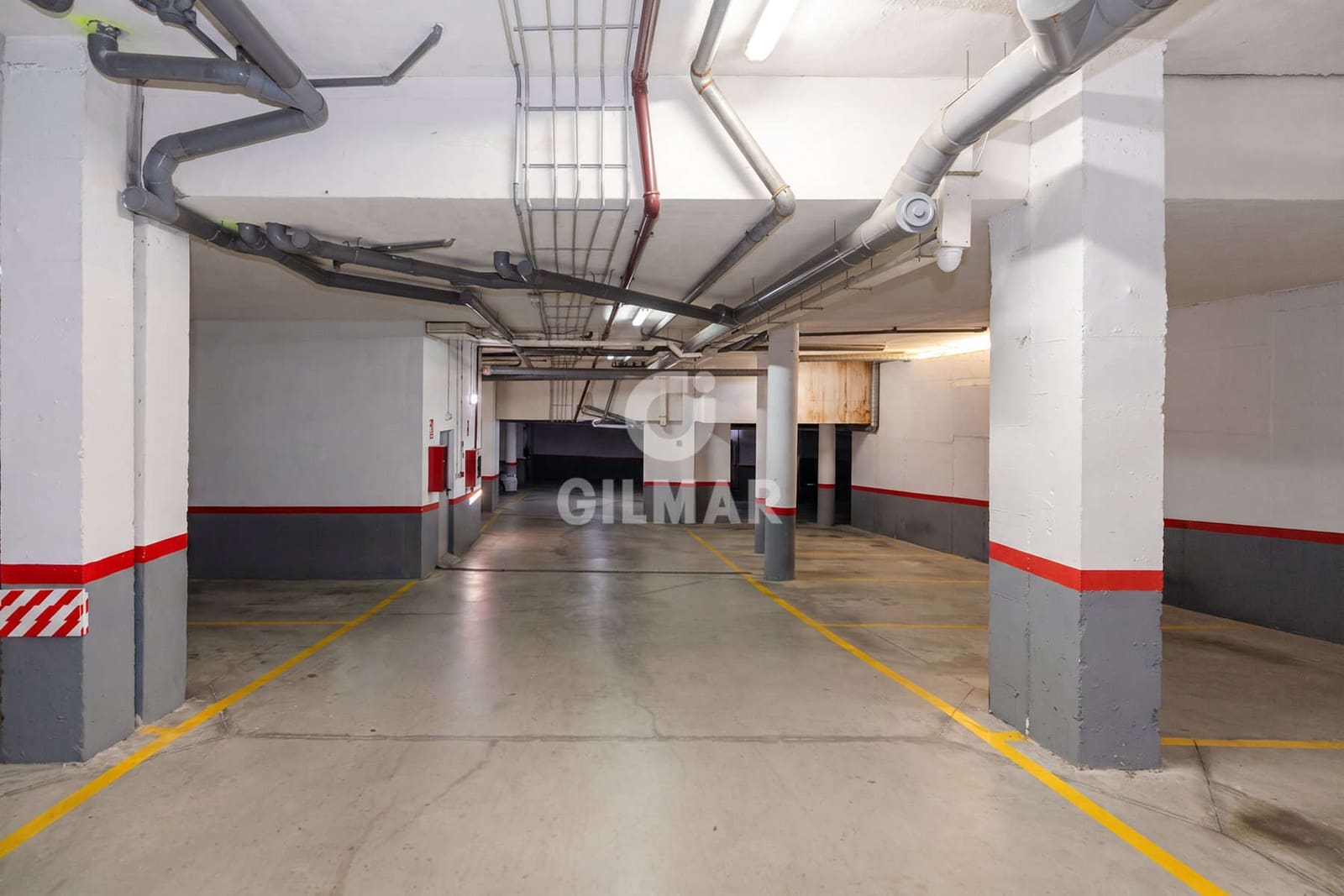 2 sovrum Lägenhet till salu i Estepona med pool garage - 399 000 € (Ref: 9984135)