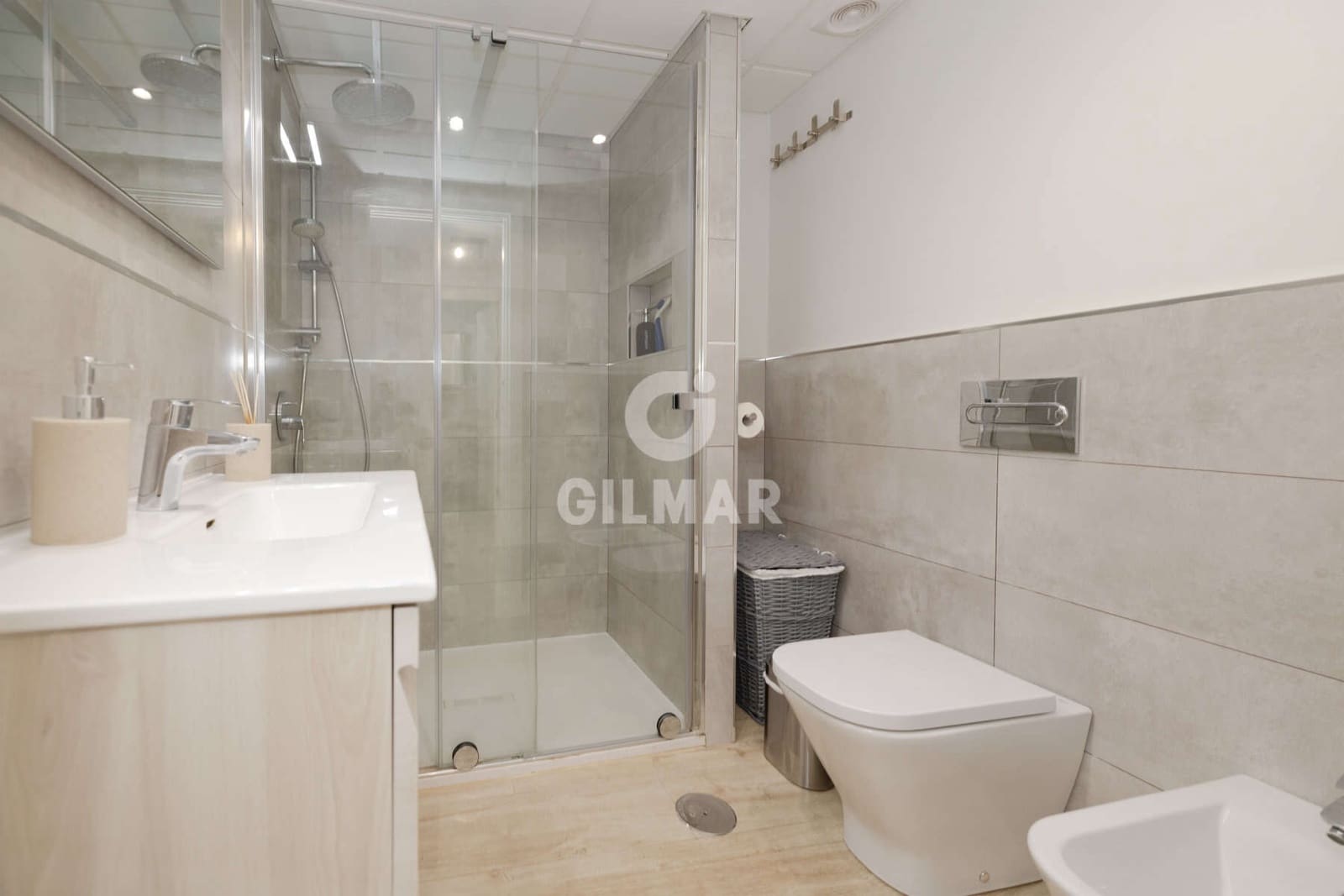 2 sovrum Lägenhet till salu i Estepona med pool garage - 399 000 € (Ref: 9984135)