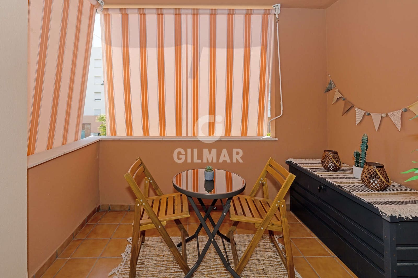 2 sovrum Lägenhet till salu i Estepona med pool garage - 399 000 € (Ref: 9984135)