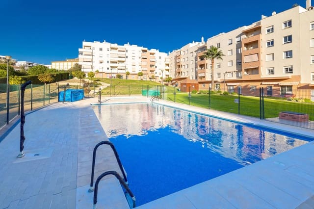 2 soveværelse Lejlighed til salg i Huerta Nueva, Estepona med swimmingpool garage - € 399.000 (Ref: 9984135)