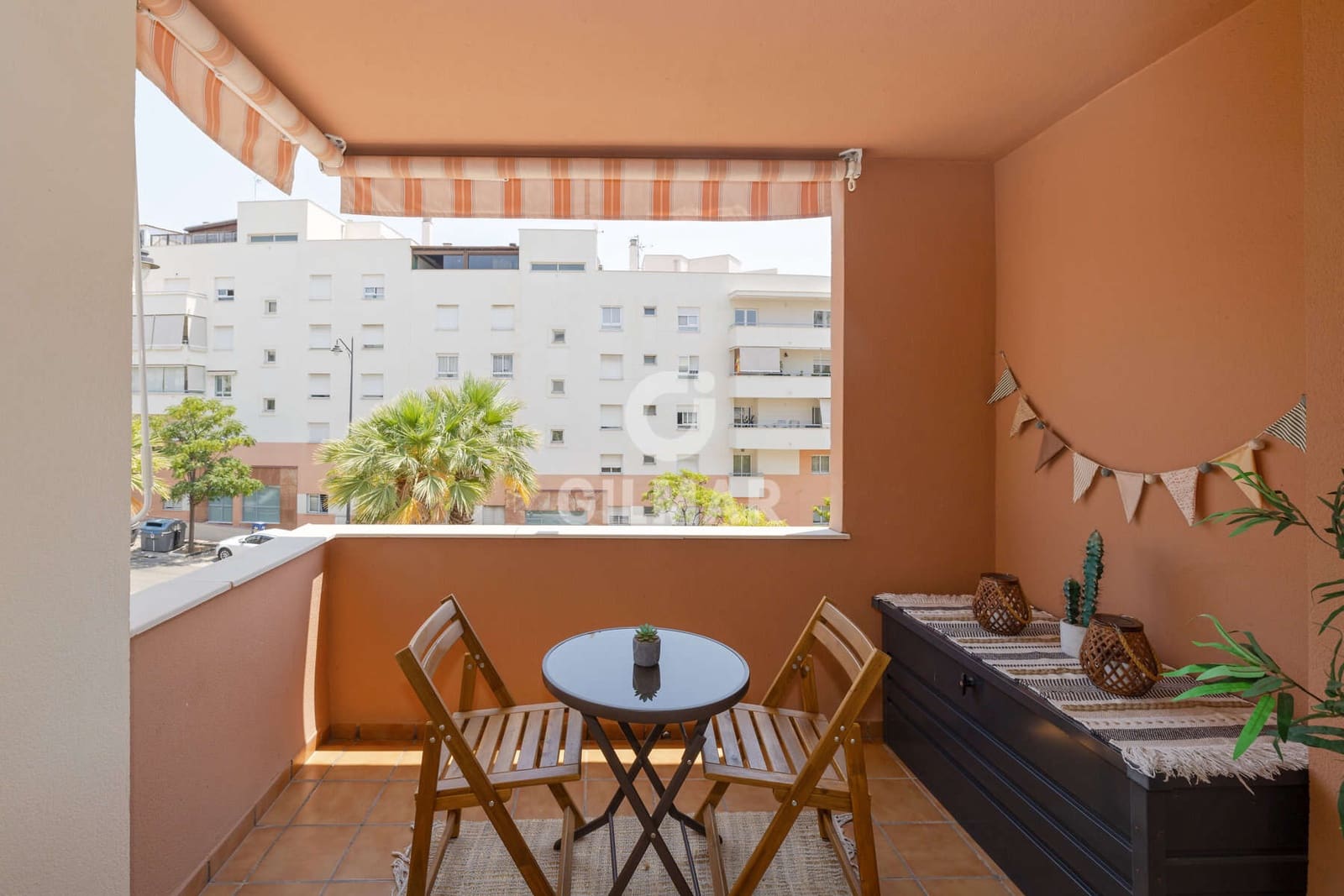2 sovrum Lägenhet till salu i Estepona med pool garage - 399 000 € (Ref: 9984135)