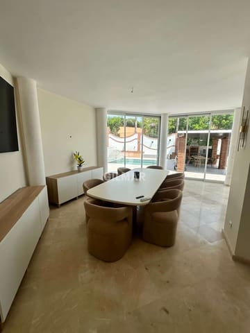 7 soverom Villa til salgs i Altos de Estepona, Estepona med svømmebasseng garasje - € 1 378 000 (Ref: 9985690)