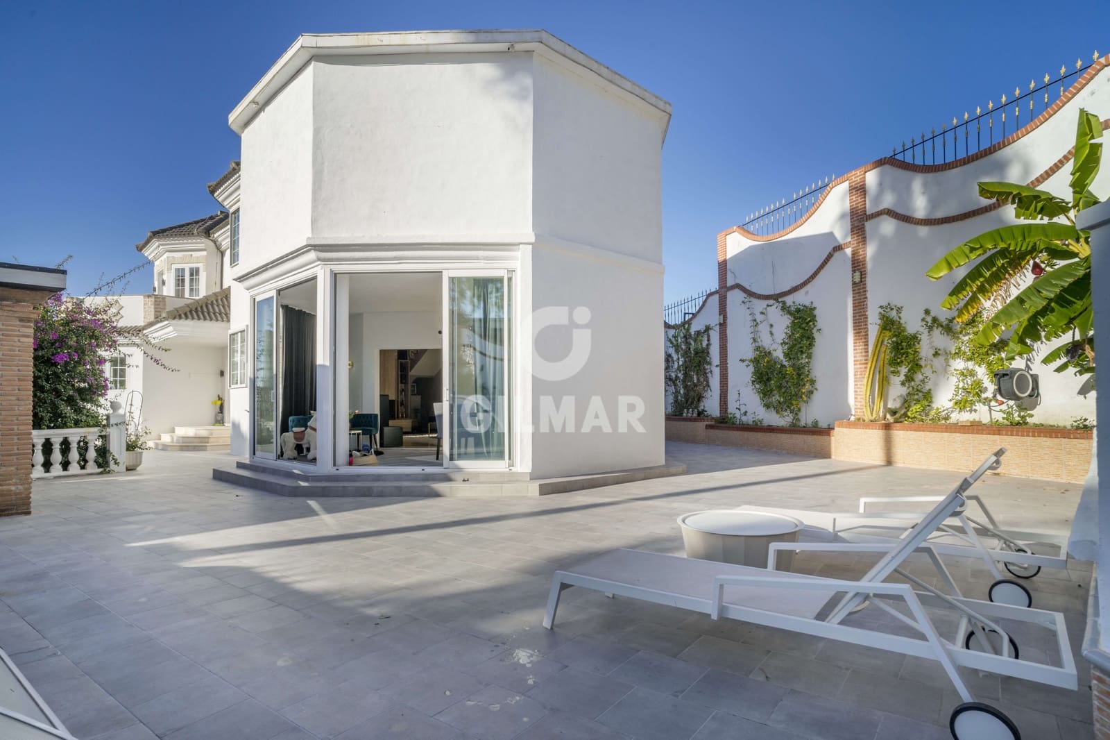 7 makuuhuone Huvila myytävänä paikassa Estepona mukana uima-altaan 
autotalli - 1 378 000 € (Ref: 9985690)