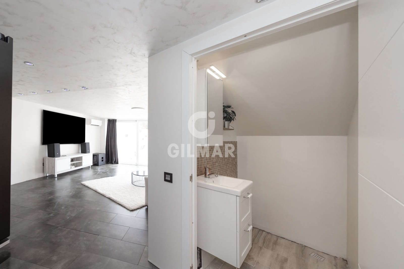 7 soverom Villa til salgs i Estepona med svømmebasseng garasje - € 1 378 000 (Ref: 9985690)