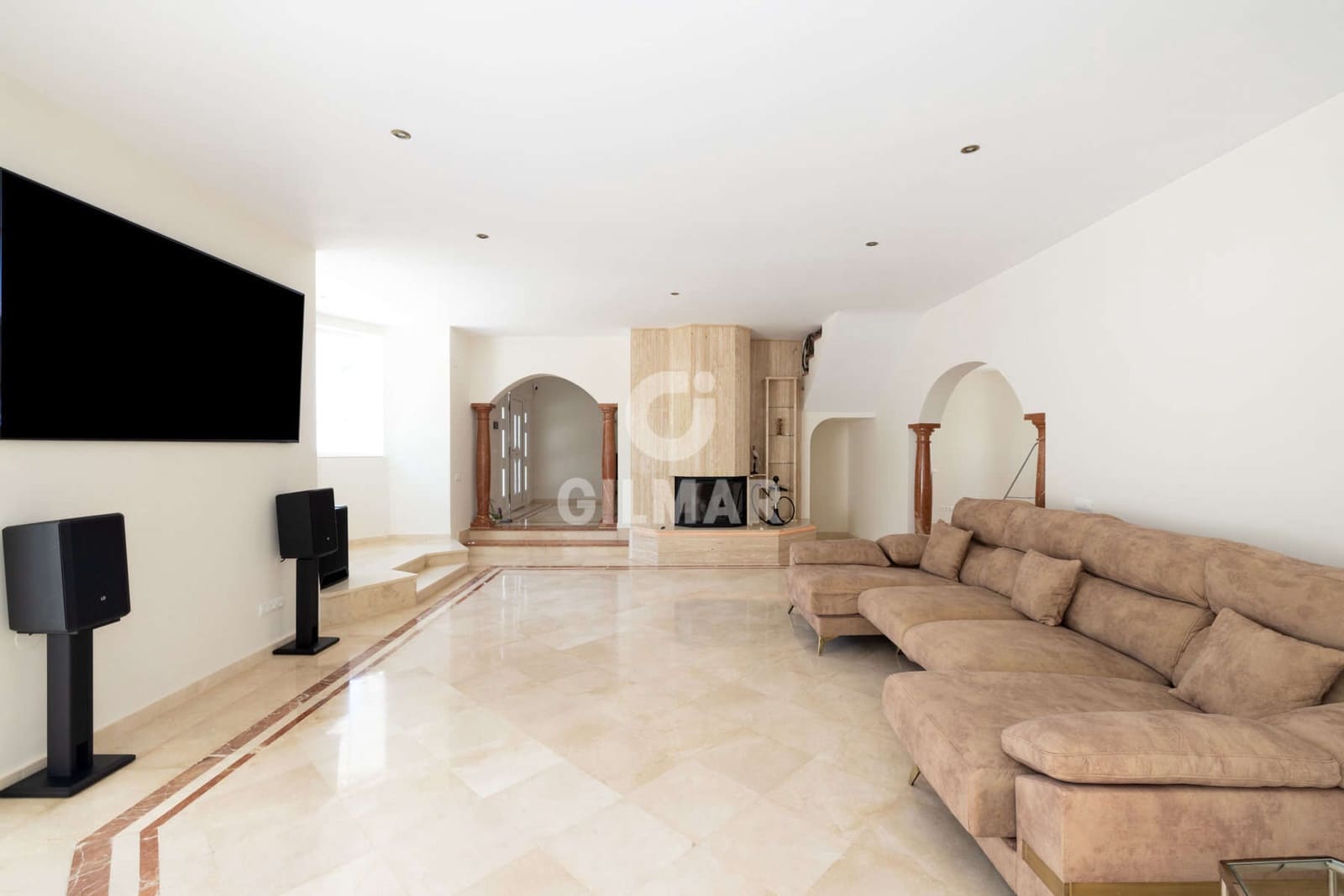 7 soverom Villa til salgs i Estepona med svømmebasseng garasje - € 1 378 000 (Ref: 9985690)