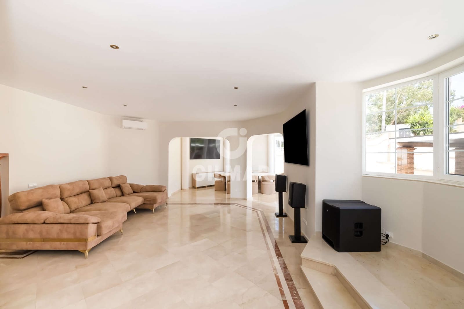 7 soverom Villa til salgs i Estepona med svømmebasseng garasje - € 1 378 000 (Ref: 9985690)