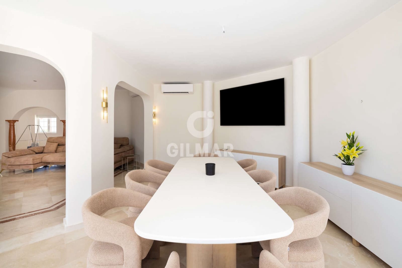 7 soverom Villa til salgs i Estepona med svømmebasseng garasje - € 1 378 000 (Ref: 9985690)