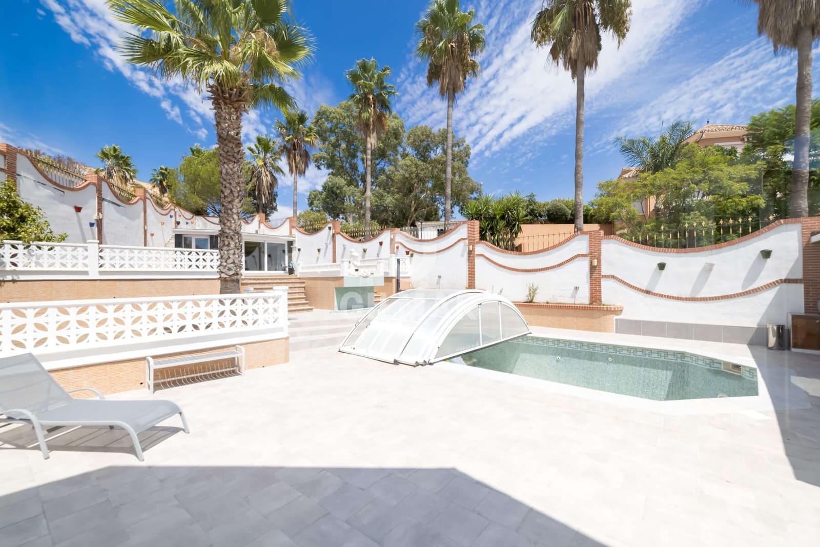 7 soverom Villa til salgs i Estepona med svømmebasseng garasje - € 1 378 000 (Ref: 9985690)
