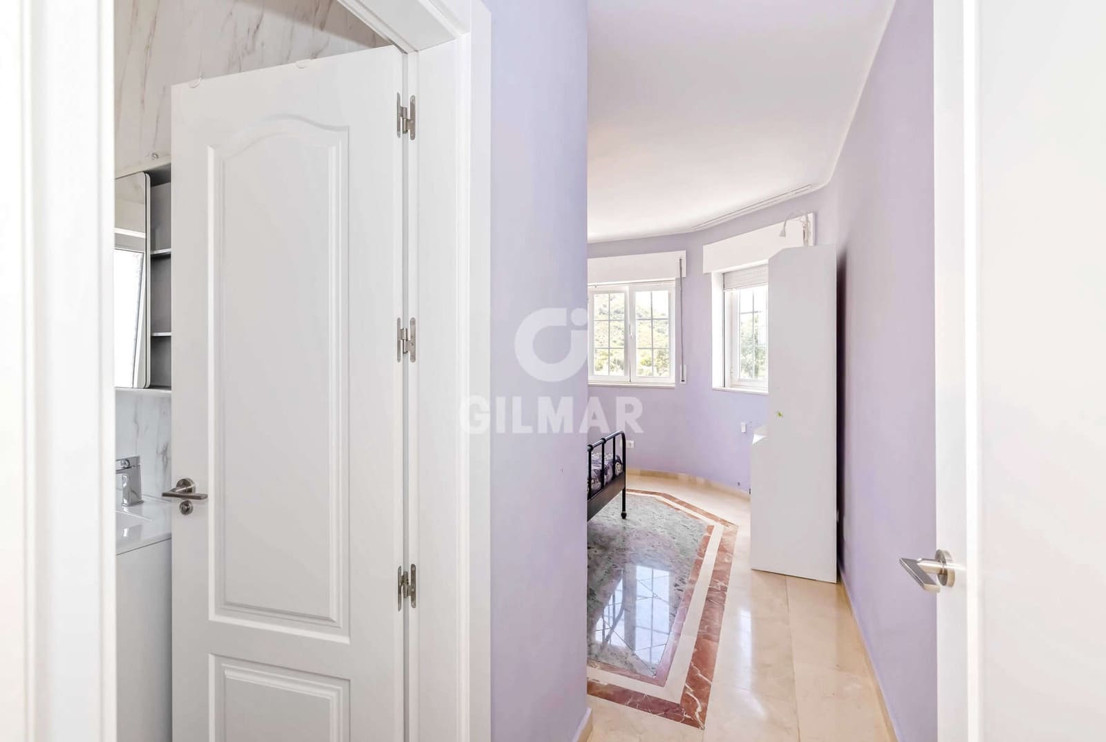 7 soverom Villa til salgs i Estepona med svømmebasseng garasje - € 1 378 000 (Ref: 9985690)