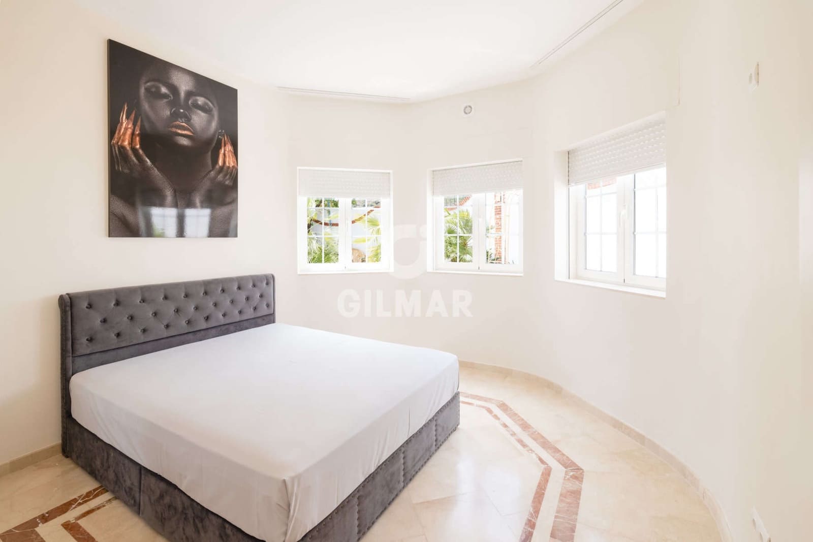 7 soverom Villa til salgs i Estepona med svømmebasseng garasje - € 1 378 000 (Ref: 9985690)