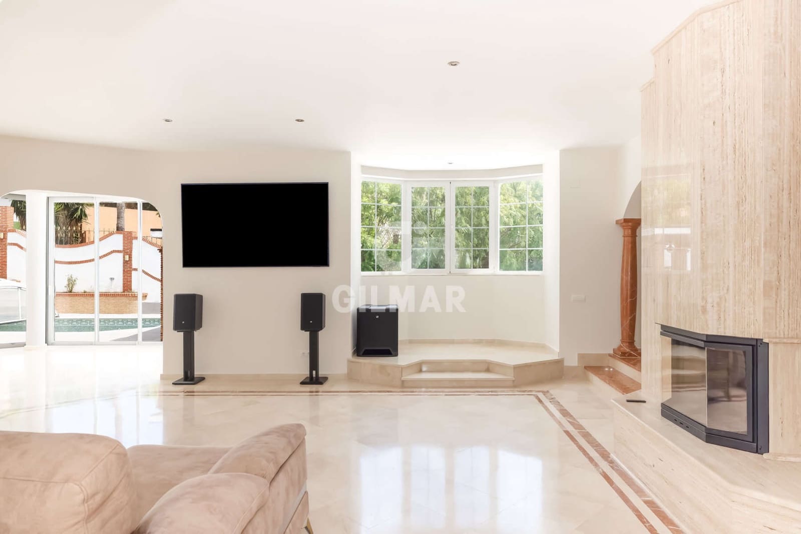 7 soverom Villa til salgs i Estepona med svømmebasseng garasje - € 1 378 000 (Ref: 9985690)