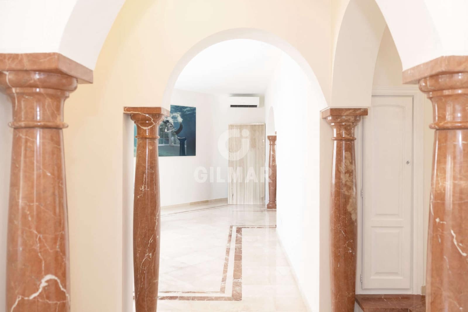 7 soverom Villa til salgs i Estepona med svømmebasseng garasje - € 1 378 000 (Ref: 9985690)