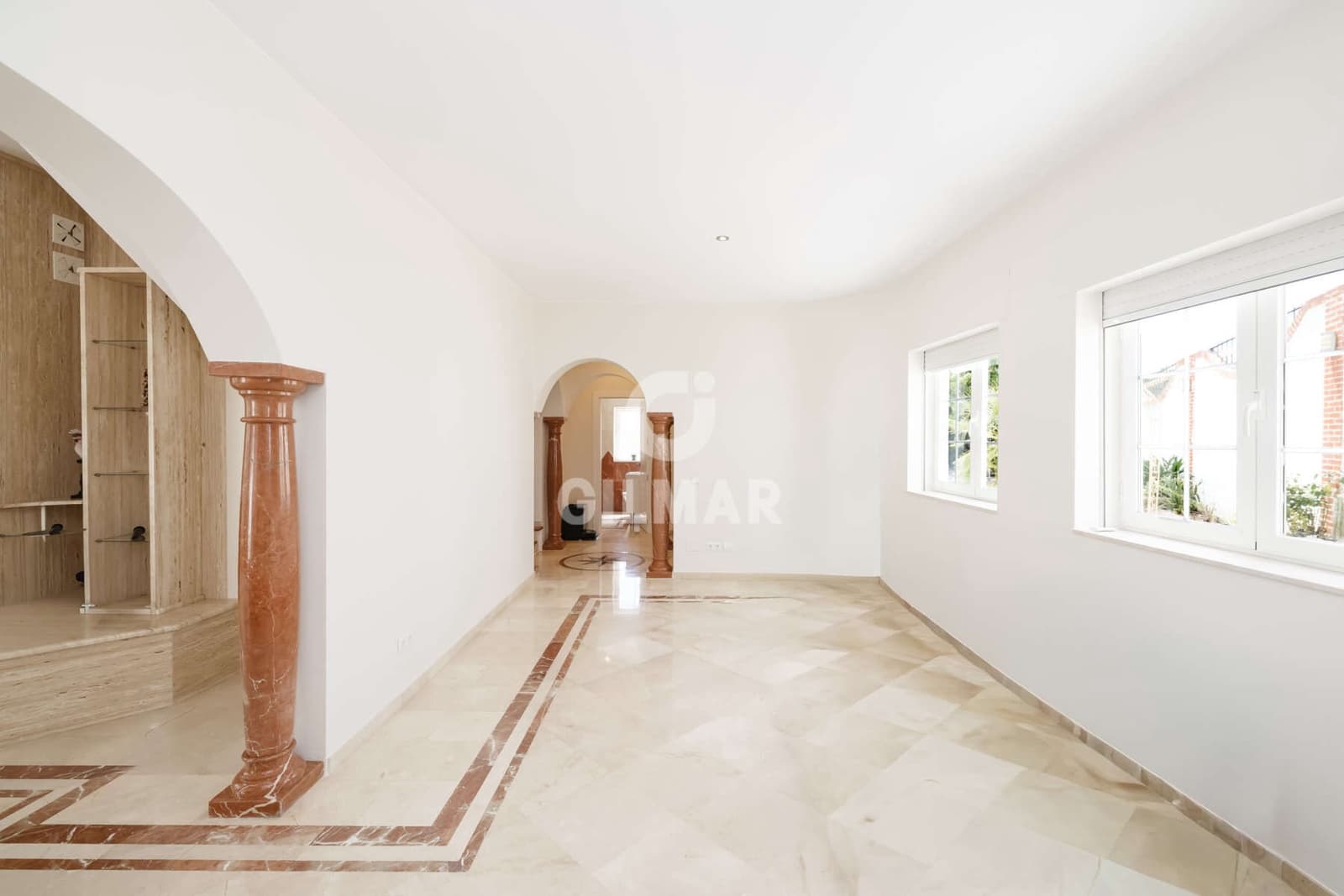 7 soverom Villa til salgs i Estepona med svømmebasseng garasje - € 1 378 000 (Ref: 9985690)