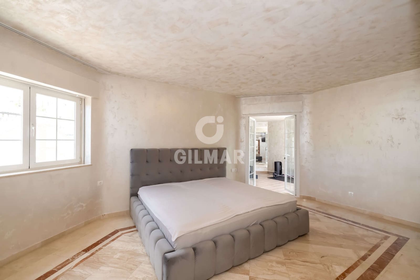 7 soverom Villa til salgs i Estepona med svømmebasseng garasje - € 1 378 000 (Ref: 9985690)