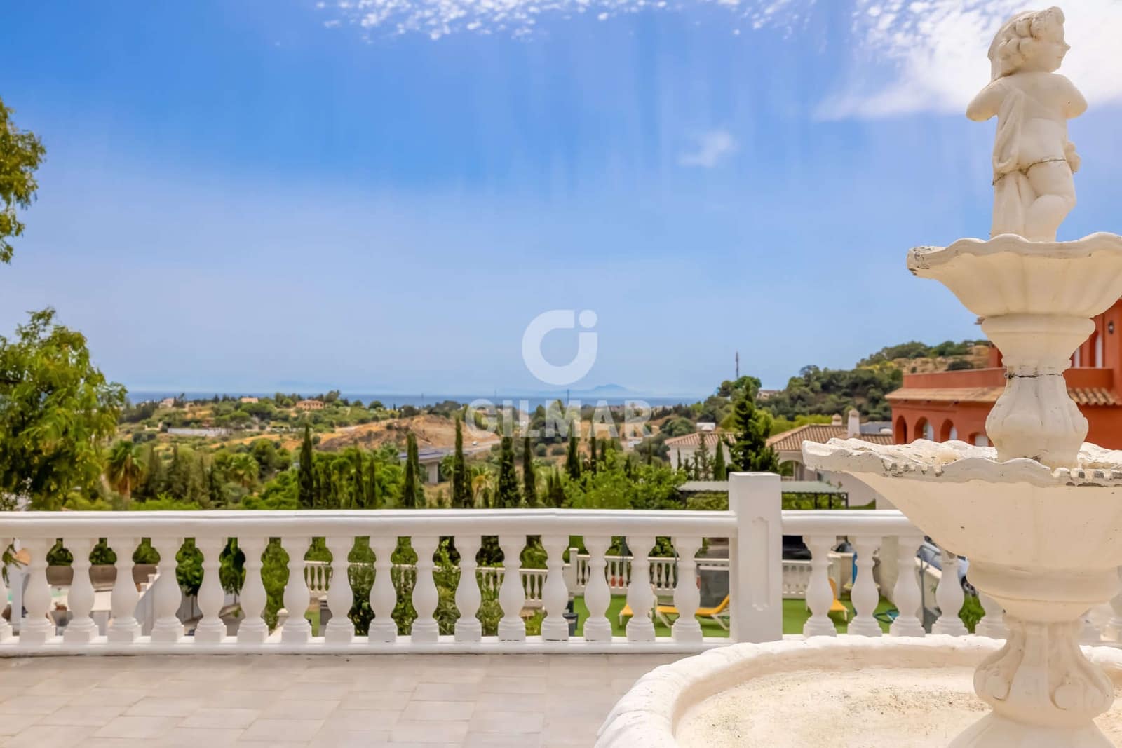 7 soverom Villa til salgs i Estepona med svømmebasseng garasje - € 1 378 000 (Ref: 9985690)
