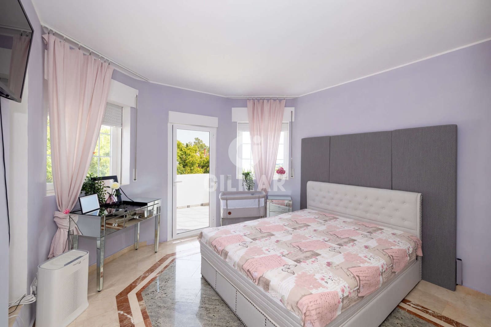 7 soverom Villa til salgs i Estepona med svømmebasseng garasje - € 1 378 000 (Ref: 9985690)