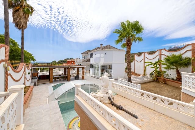 7 soveværelse Villa til salg i Altos de Estepona, Estepona med swimmingpool garage - € 1.378.000 (Ref: 9985690)