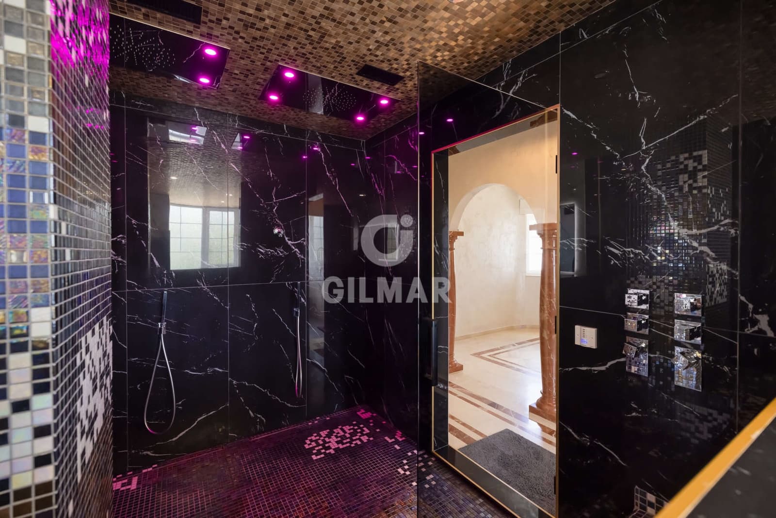 7 soverom Villa til salgs i Estepona med svømmebasseng garasje - € 1 378 000 (Ref: 9985690)