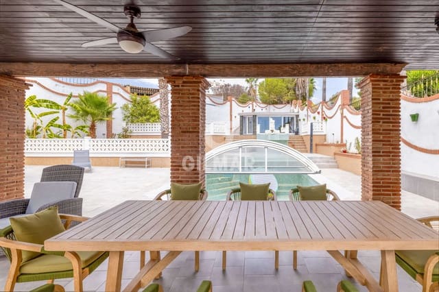 7 soveværelse Villa til salg i Altos de Estepona, Estepona med swimmingpool garage - € 1.378.000 (Ref: 9985690)