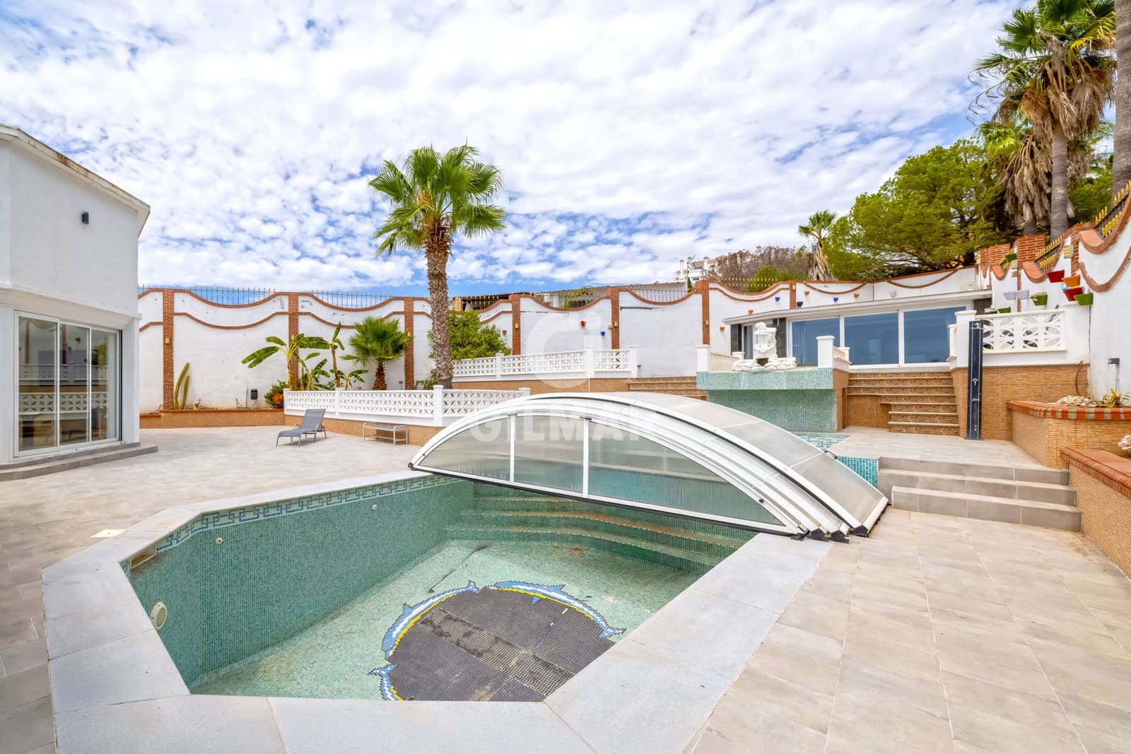 7 soverom Villa til salgs i Estepona med svømmebasseng garasje - € 1 378 000 (Ref: 9985690)